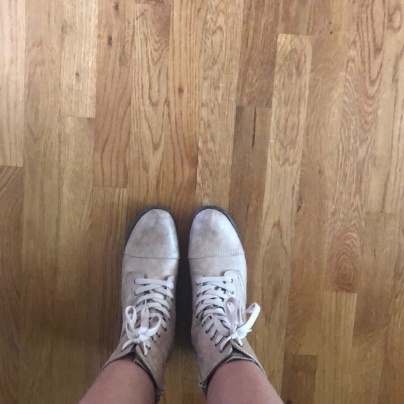 Tan boots - Picture 3 of 4